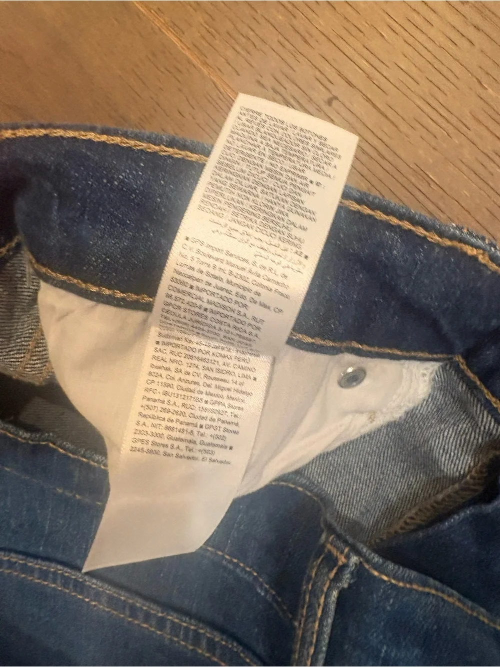 Old Navy $40 NWT Mid-Rise Boyfriend Distressed Crop Jeans 6 W 16” R 10.5” I 24” - Picture 7 of 9
